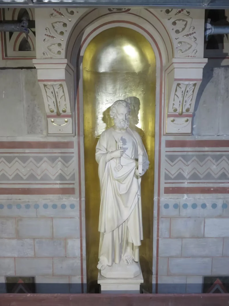 Sculptures en plâtre — Église Notre-Dame d'Auteuil